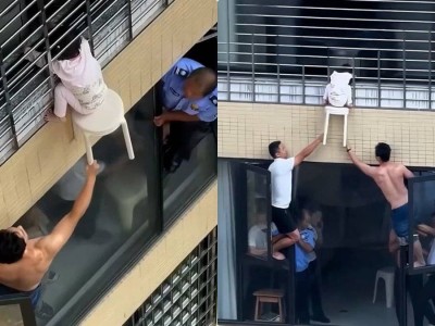 Трёхлетняя девочка оказалась за окном 12-го этажа и застряла в решётке