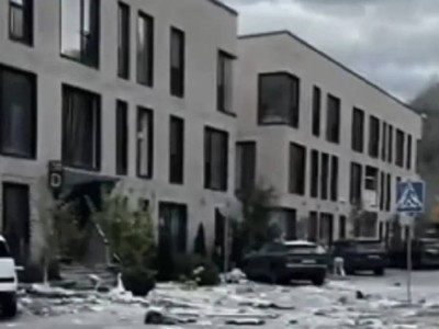 В элитном жилом комплексе в Алматы произошёл взрыв: есть пострадавшие