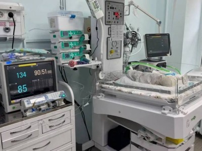 В Алматы врачи выходили ребёнка, родившегося с весом 679 граммов