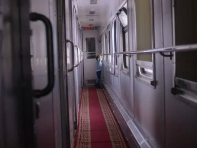 Желание подзаработать в поезде обошлось двум казахстанцам в 86 500 теңге