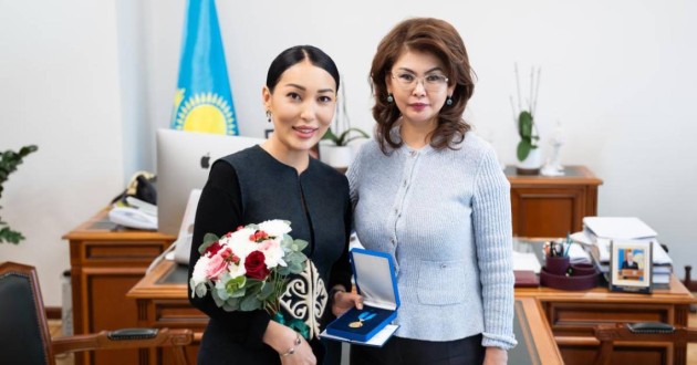 Токаев наградил журналистку Самал Ибраеву медалью «Ерен еңбегі үшін»