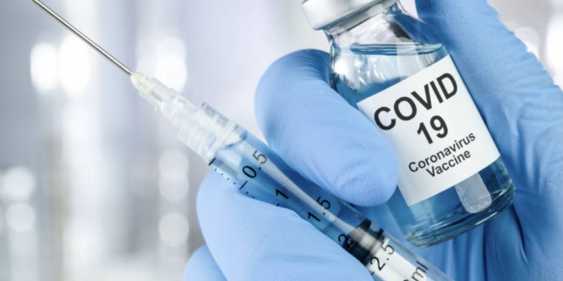Что произошло с мужчиной, который привился от COVID-19 более 200 раз: мнение медиков.