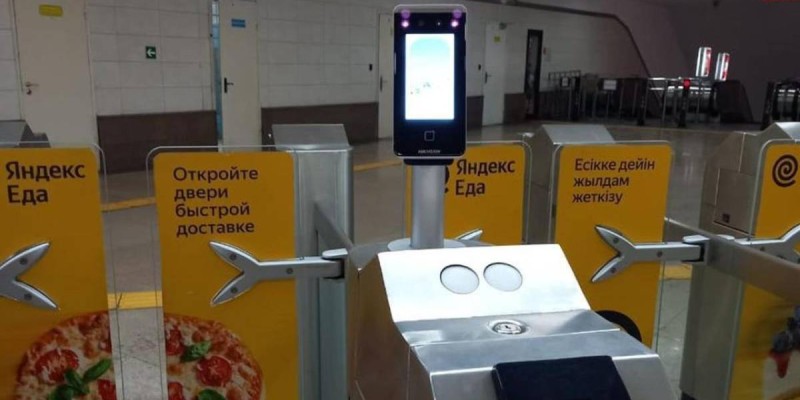 Алматинское метро полностью перешло на биометрическую оплату Face Pay.