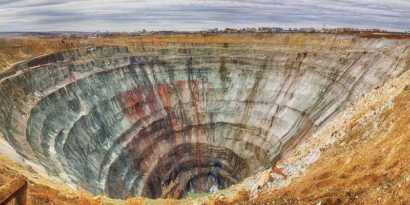 Казахстан расширяет горнодобывающие возможности: более 10 тыс. участков доступны для разведки ТПИ.
