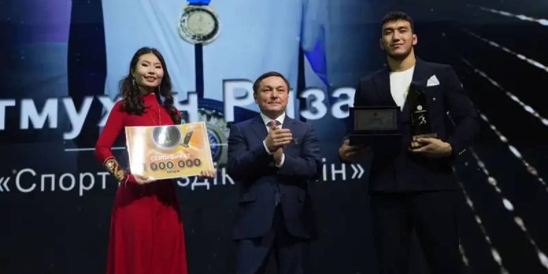 Лауреаты премии “Үздік” в сфере спорта названы в Казахстане.