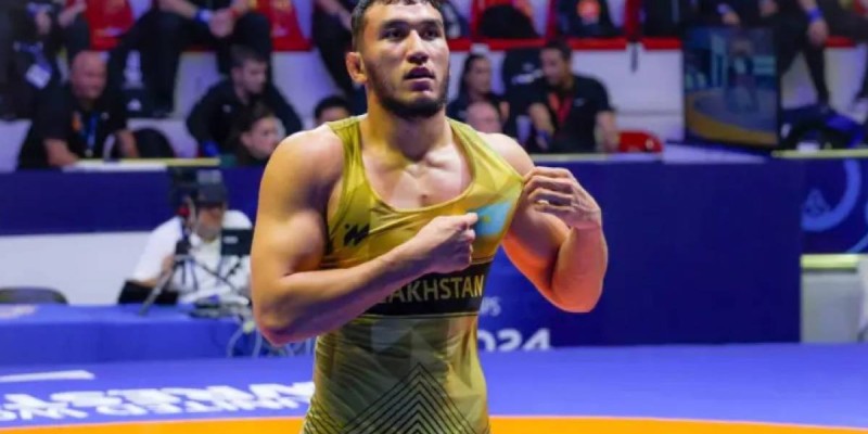 Ризабек Айтмұқан үш дүркін әлем чемпионы атанды.