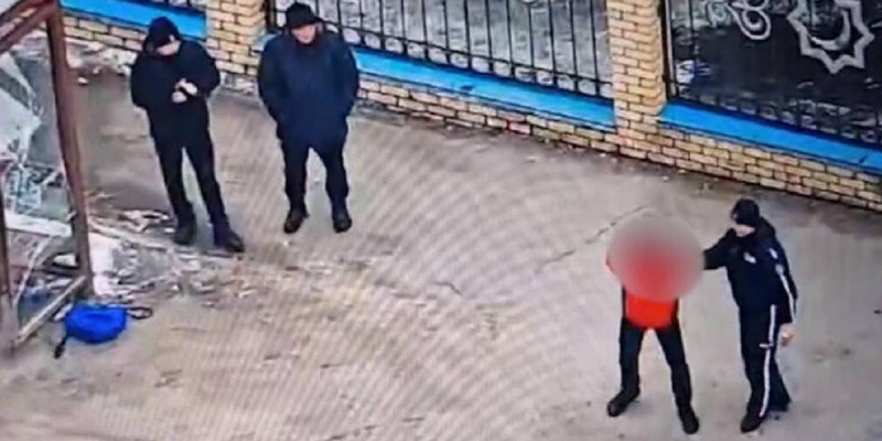 Плохое настроение привело к разрушению остановок в Петропавловске 😡🚏.