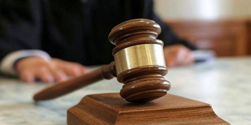 Попытка узаконить здание в Алматы обернулась тюремным сроком для адвоката и жителей.