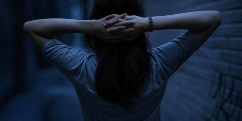 Девушки, подозреваемые в грабежах и вымогательстве, задержаны в Уральске.