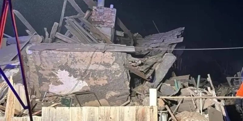 Трагедия в Караганде: взрыв газа разрушил жилище.