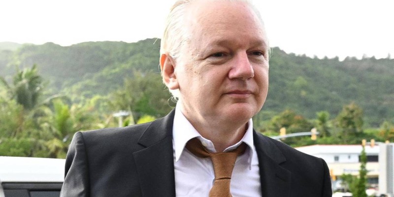Джулиан Ассанж признал вину в шпионаже: новый поворот в деле WikiLeaks.