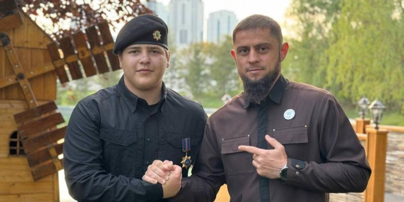 16-летний сын Кадырова стал куратором Российского университета спецназа.
