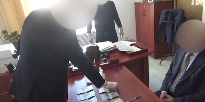 Глава департамента экологии по Жамбылской области отделался штрафом за взятку.