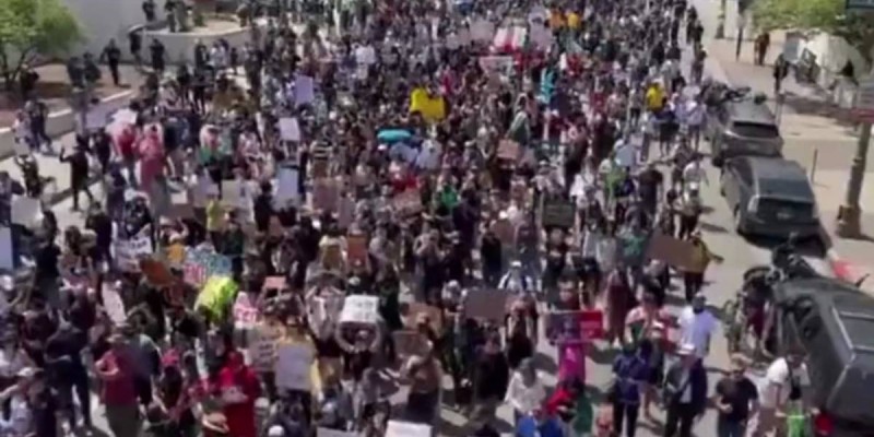 Масштабный протест по всем США готовится против Трампа.