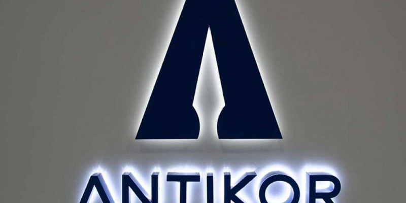 «Представился «главой Антикора». Мужчина пытался восстановить педагога в должности.