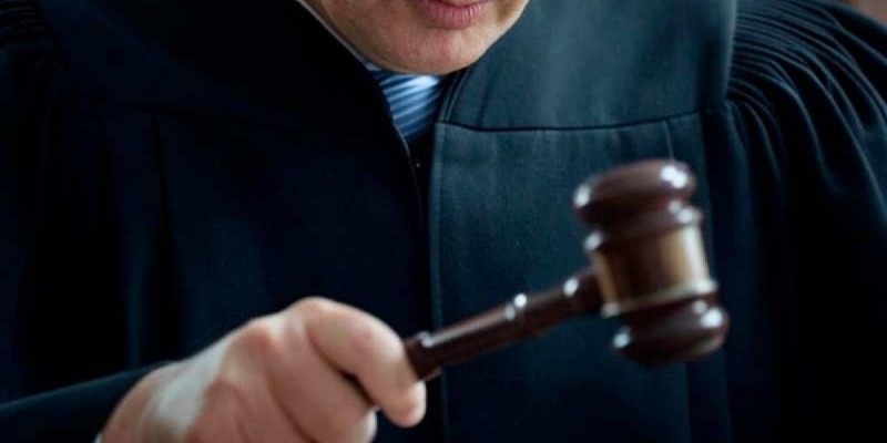 Суд обязал бизнесменов освободить здания у мавзолея Айша-биби.