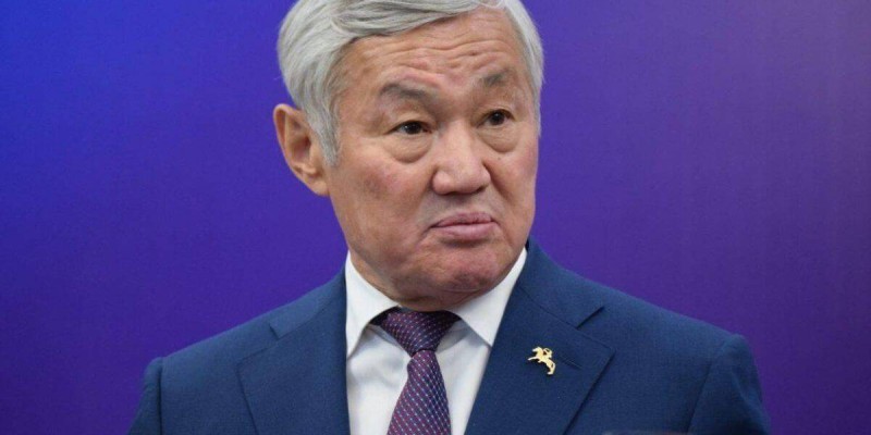 Родственников Сапарбаева обвинили во взятках, или Сколько стоит должность замакима?.
