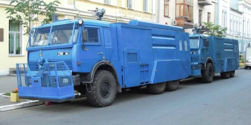 Полиция Петропавловска хочет купить транспорт с водометом для разгона толпы.