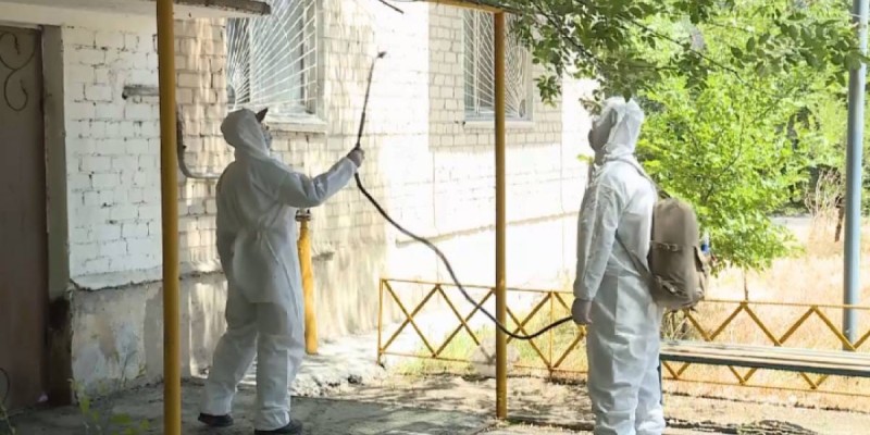 Фейк: «Дезинфекция дворов и подъездов увеличила заболеваемость COVID-19 в Казахстане».