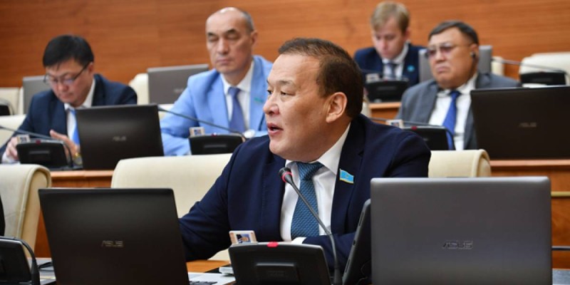 Расследование Козачкова: как Болатбек Нажметдинұлы с судимостью стал депутатом