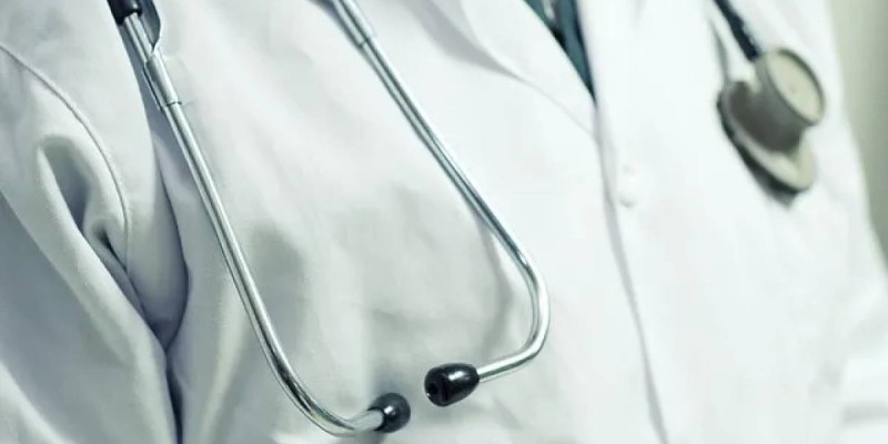 Хирург после удара пациента попал в реанимацию в Костанае