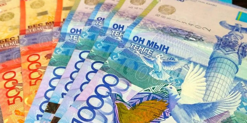 Почему доллар дорожает, а тенге падает