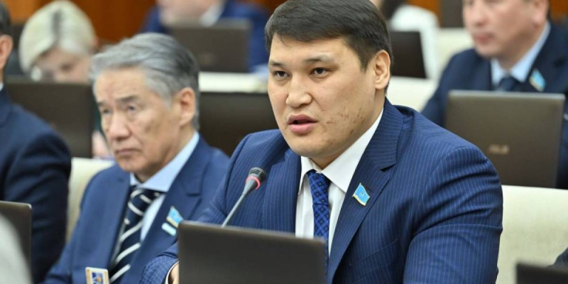 Назван мотив покушения на замакима Шымкента Руслана Берденова