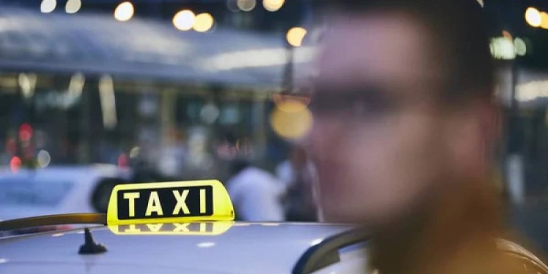 В Шымкенте таксист схватил американскую туристку за интимное место