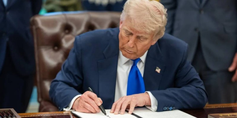 «Это угроза нацбезопасности». Трамп ввёл пошлины против Казахстана