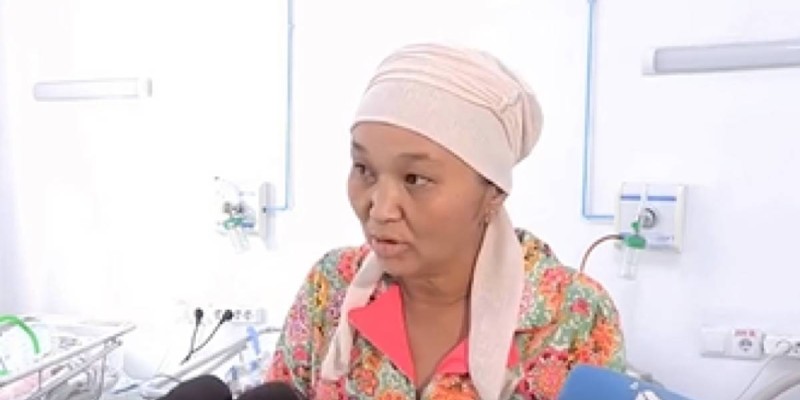 Бабушка пятерых внуков родила тройню в Туркестанской области