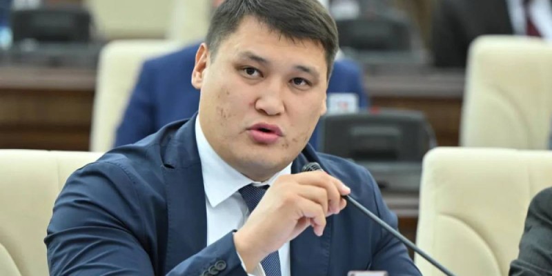 "Отец угрожал положить конец моей карьере". Руслан Берденов дал показания в суде