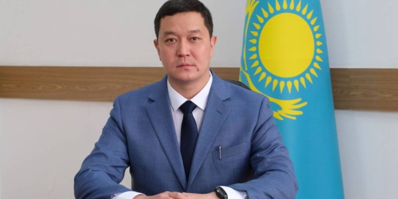 Скандал с кошельком и отставка: аким Бостандыкского района попрощался с жителями
