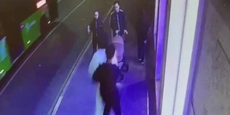 Подростки на самокате сбили коляску с младенцем в Алматы