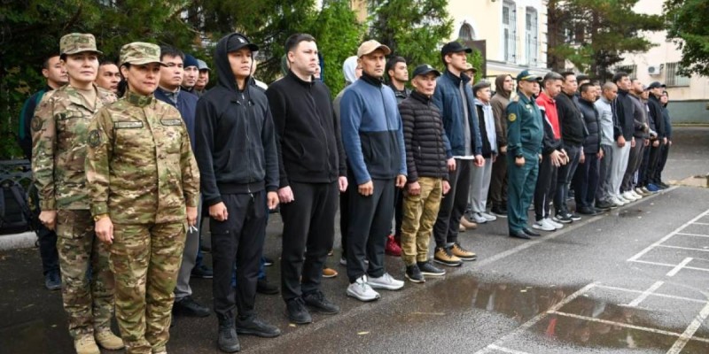 Педагоги, предприниматели, госслужащие: в Астане 90 военнообязанных призваны на воинские сборы