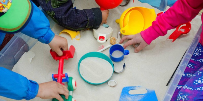 На 3-летнюю девочку заявили в полицию Атырау