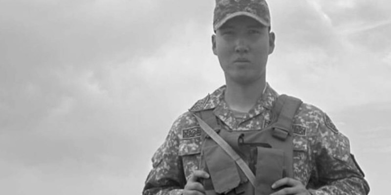 “Разлучили с братом-близнецом“: 19-летний солдат повесился в армии