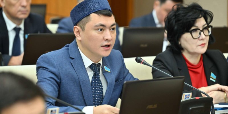 Пост депутата в соцсетях возмутил казахстанцев
