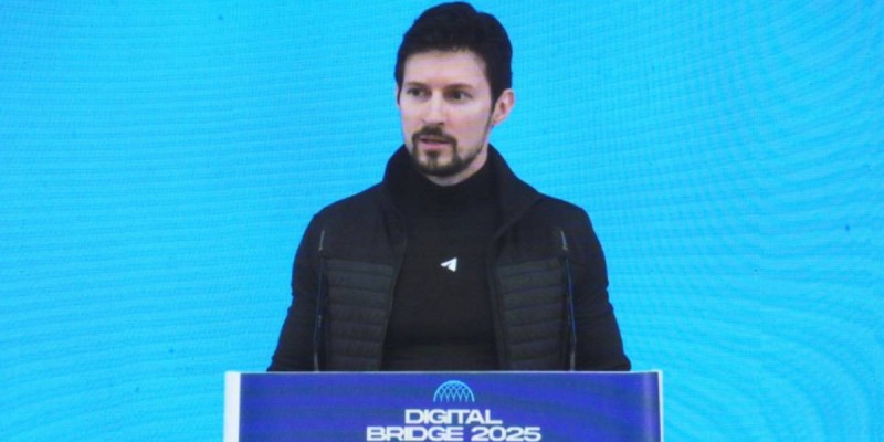 Павел Дуров начал выступление в Астане с шутки про поиск жены