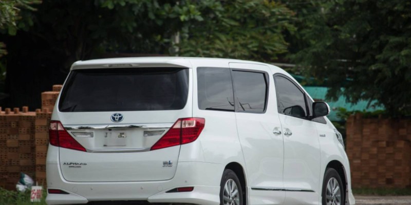 Toyota Alphard могут запретить в Казахстане