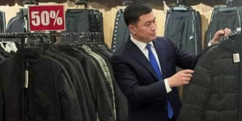 Аким Экибастуза увидел в Instagram шутку про себя и пришел в магазин