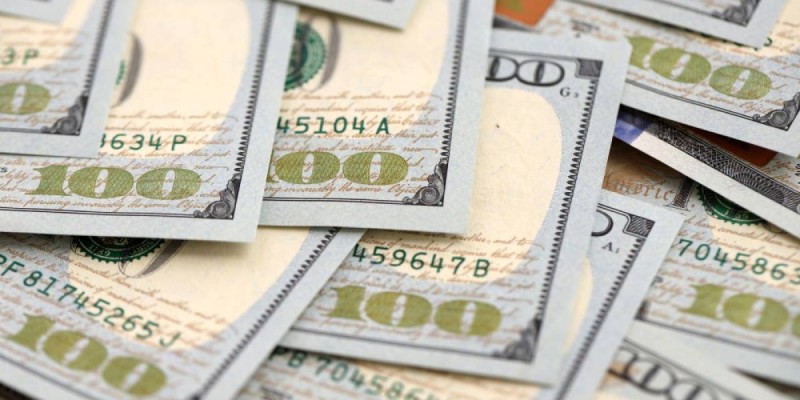 Доллар заметно подешевел в Казахстане