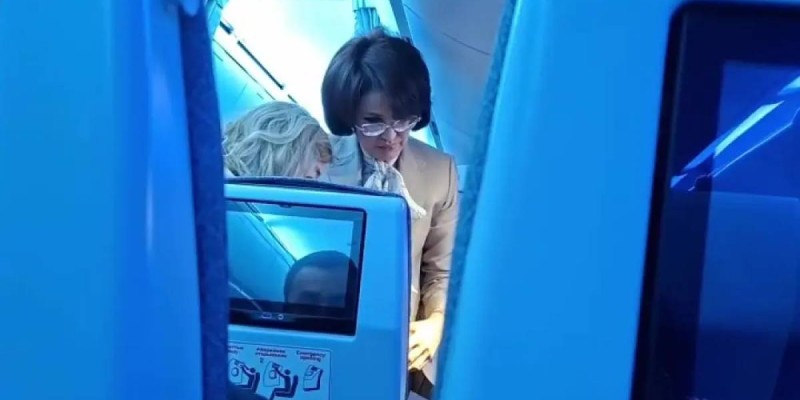 Инцидент в самолёта с пассажиркой и министром сняли на видео