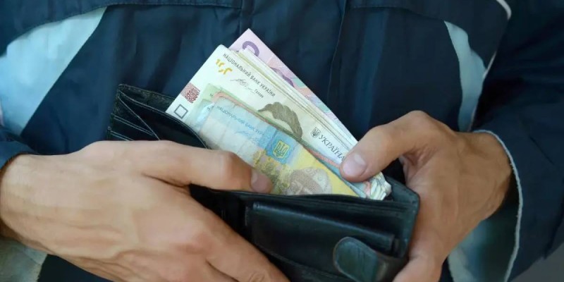 Чиновник 10 лет не ходил на работу, но получал зарплату