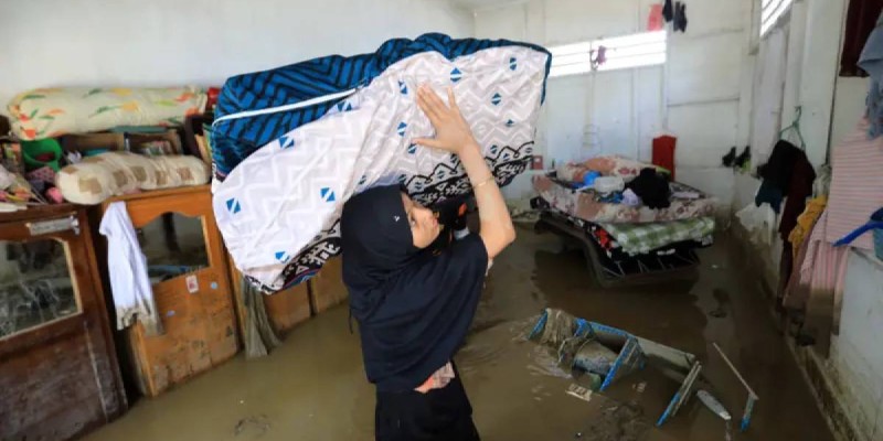 «500 человек погибли»: В Индонезии катастрофа столетия