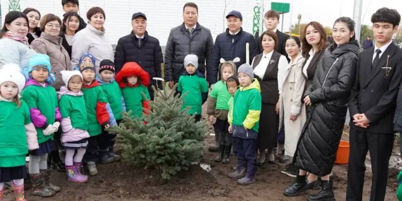 Крупный скандал разгорелся вокруг директора школы, которую недавно открыл аким ЗКО