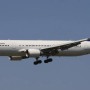 "Жуткие звуки в салоне". Огромный Boeing развернулся на полпути между Алматы в Астаной