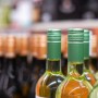 Продажу алкоголя предлагают запретить в магазинах и супермаркетах