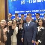 Чувствует себя Президентом? Аким Султангазиев встретился со студентами в Китае
