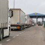 На границе Казахстана и России образовалась очередь из грузовиков
