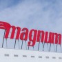 «Сама виновата»: сотрудница Magnum заявила, что лишилась работы после жалобы на снимавшего ее курьера